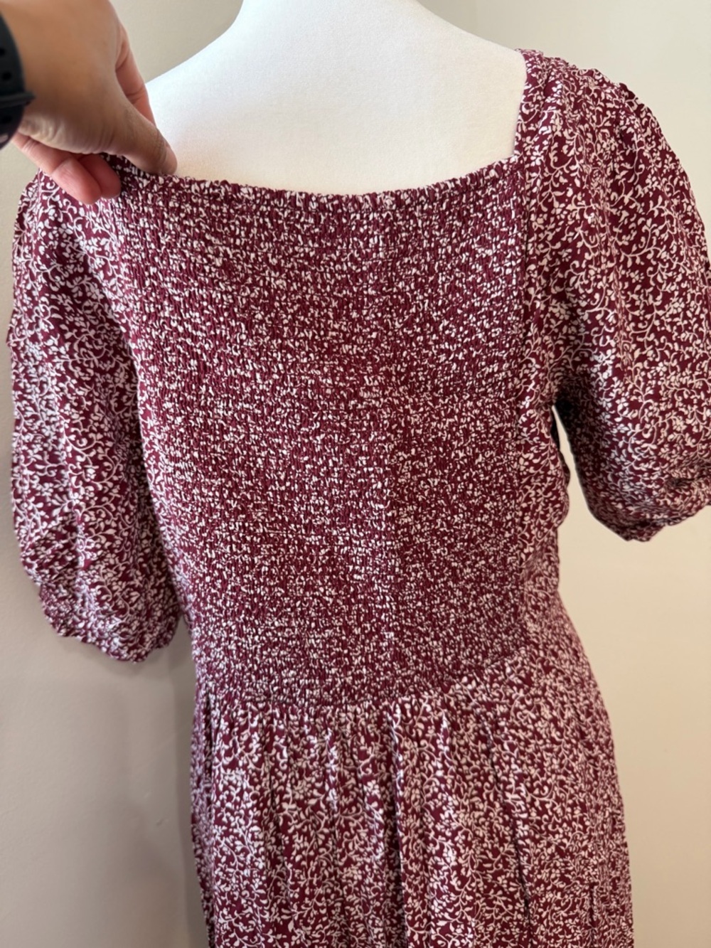 Old Navy Burgundy and White Floral V-Neck Dress - Picture 7 of 11